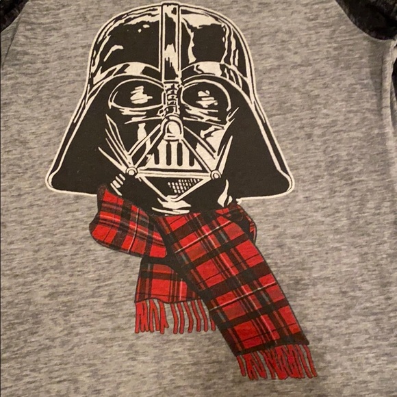 👀Star Wars Darth Vadar lightweight black gray red scarf tshirt. Size L - Picture 2 of 4